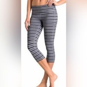 Athleta Chaturanga Striped Gray and Black Leggings Size XS
